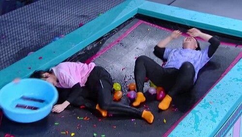 丁程鑫杜海涛水球大战 杜海涛体重压制场面失控