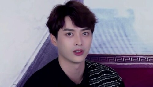 直播：韩承羽说成毅演了很多皇帝就火了