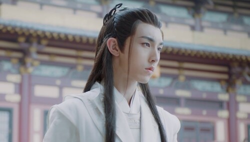 《百灵潭》第19集看点：春妖法力攻击司卯，寒生见状力护司卯
