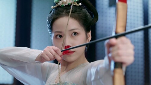 《与君歌》第13集看点：弥纱郡主当着齐焱的面欺负程若鱼