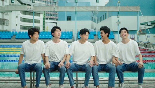 《五个扑水的少年》片尾曲《普通》 主演携厦门六中合唱团惊喜献唱