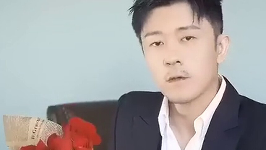 【何西亚简历】林雨申直男式表白！哥哥不太会的亚子