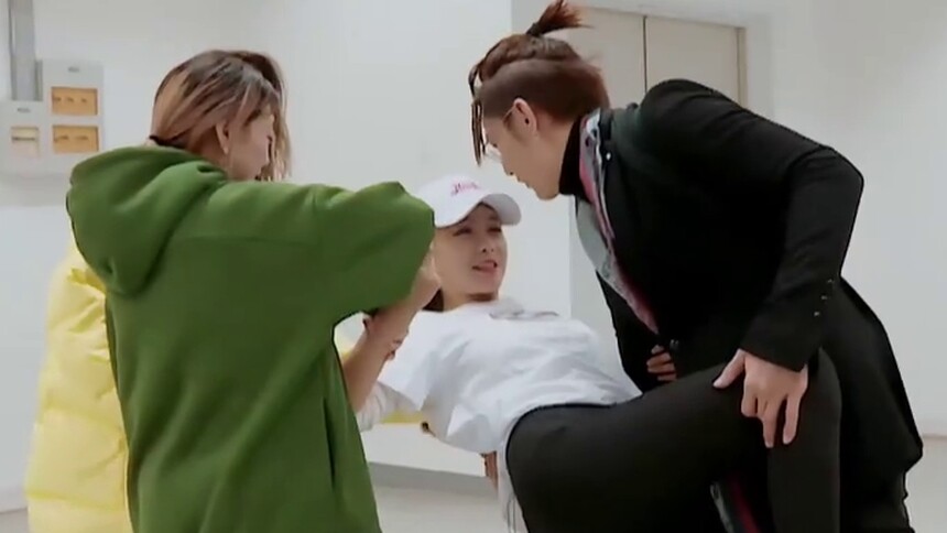 沈梦辰汪东城亲密排舞 杜海涛探班醋意横生反应爆笑