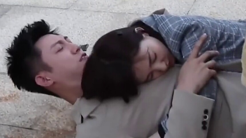 黄景瑜“野蛮式”唤醒王丽坤，小侯总永远叫不醒装晕的人