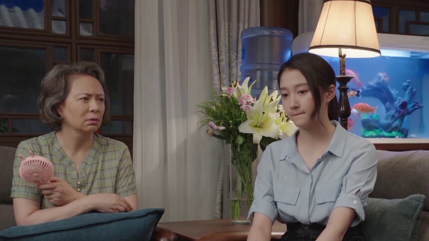 林悦跟晓敏和田枣诉说委屈