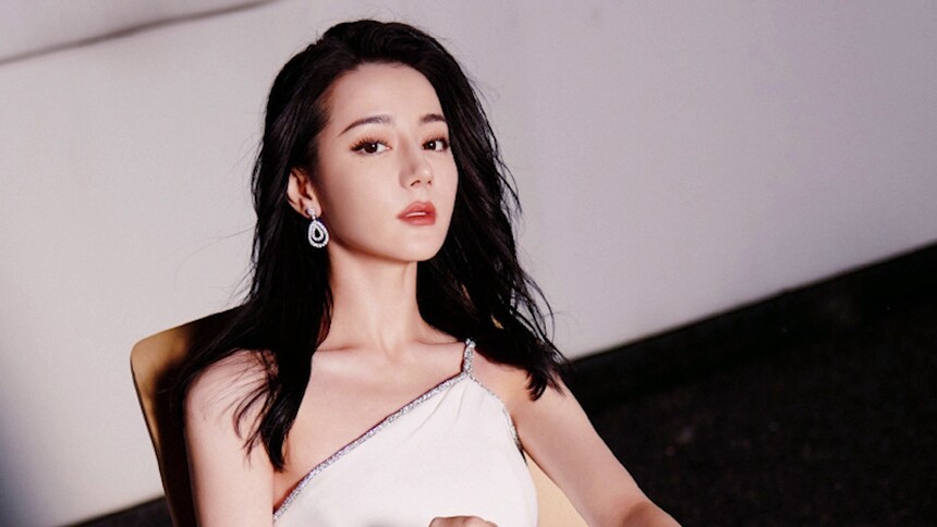 直播状态哪家强！赵丽颖热巴杨超越优雅干练生图超扛打
