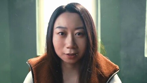 【时尚COSMO】脱口秀女演员的力量感：鸟鸟 温柔是我，给予大家更多的“轻暖柔”