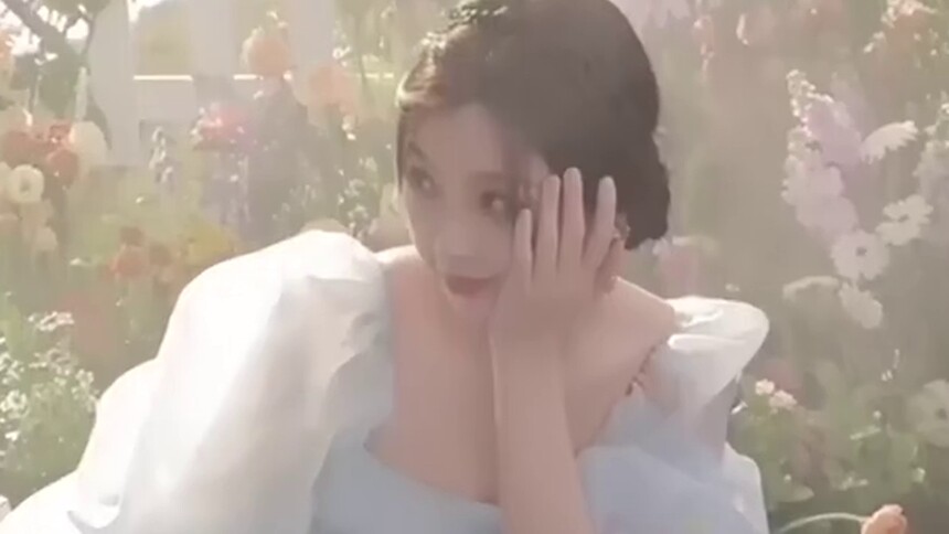 虞书欣“花仙子”盘发造型花絮，灵动又治愈！