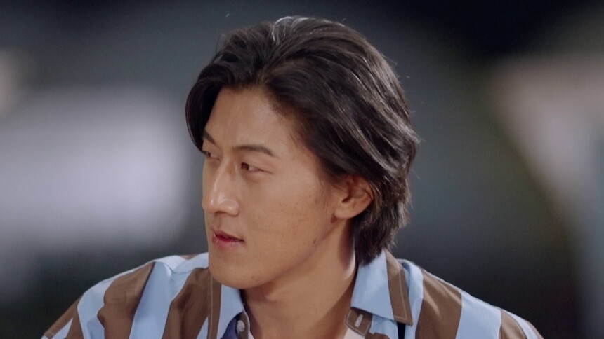 目标不同闹纷争？卢歌连环发问苏诗丁