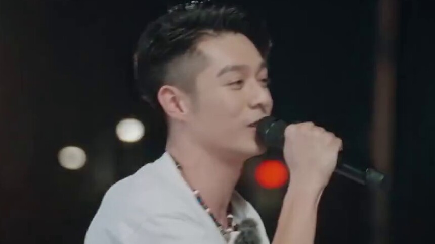 大型演唱会现场！周柏豪傅菁夏之光轮番秀才艺