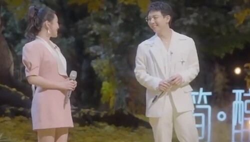 胡夏金莎《被风吹过的夏天》 甜蜜合唱梦回校园年少时