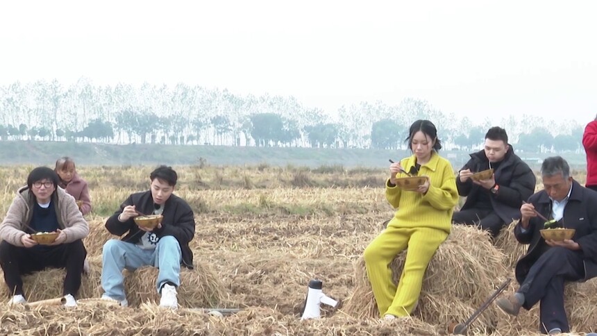《去炫吧！乐派》花絮：张亚东潘玮柏艾福杰尼万妮达杨长青在线干饭