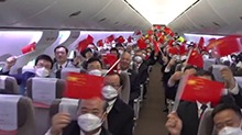 国产C919全球首架机正式交付东航