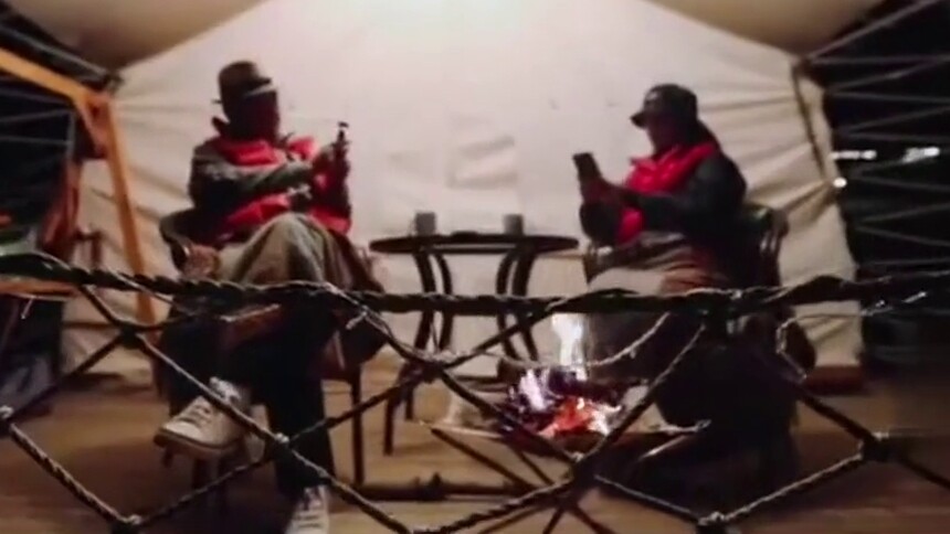 《幸福三重奏》高甜！邓婕张国立看星星玩儿烟花，和你一起慢慢变老