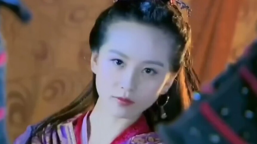 网友说“她美得像清冷的宋词”，可是她都五年没演古装剧了