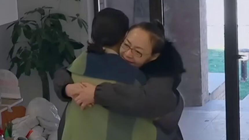 倪萍宋丹丹见面相拥泪奔 两人究竟发生了什么？