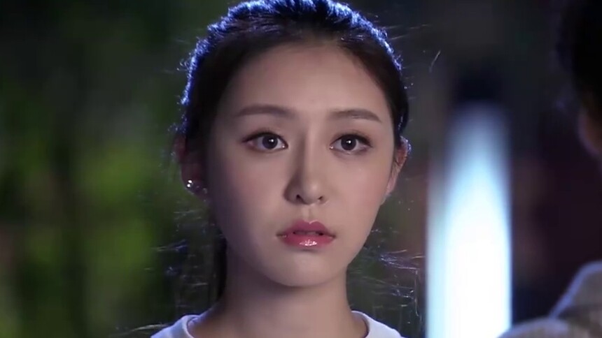 葡萄依依关系破裂 为了建建而宣战