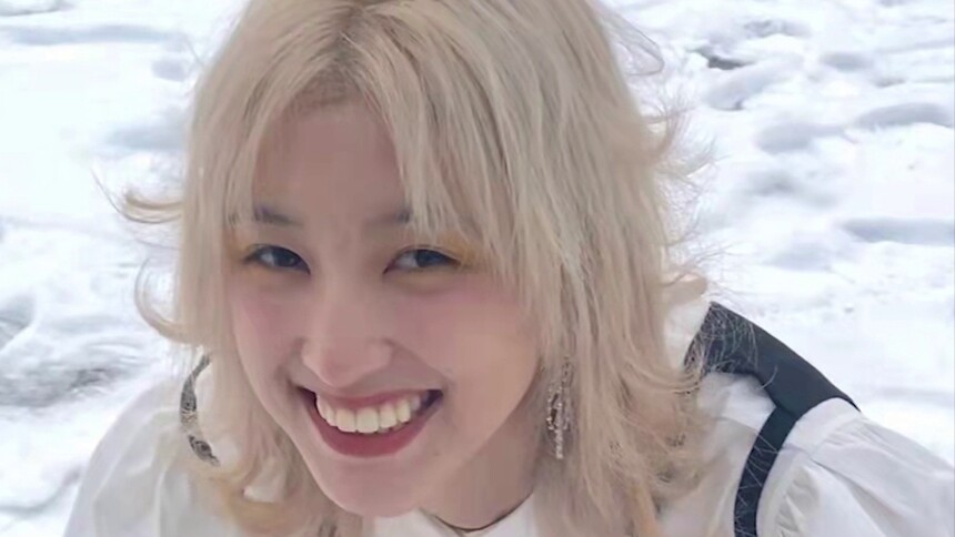 华晨宇牵手神秘女正面曝光 女方王悦伊曾参演《乔家的儿女》