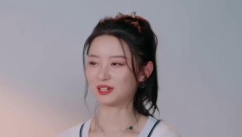 气氛略显尴尬 陆莹拒绝David帮助