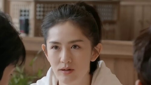 全体无语住了！谢娜被说以前像周迅现在像林青霞？