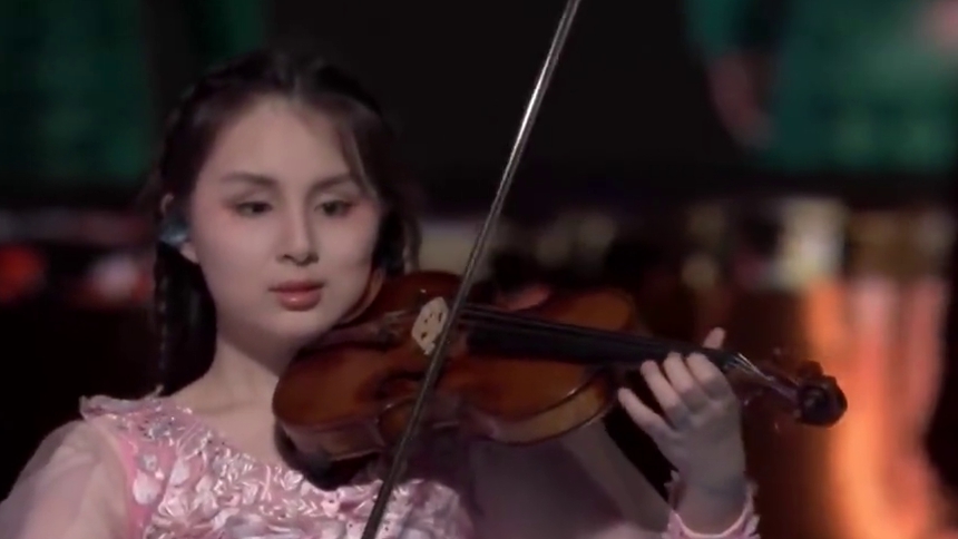 马奕菲：用音乐与世界对话 北京冬残奥会闭幕上的小提琴演奏者