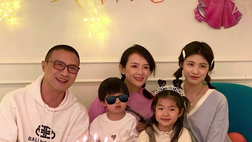 好温馨！章子怡分享亲子时光与孩子培育绿植