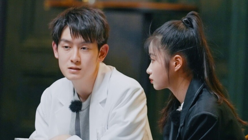 刘朝谕高能汇报名场面，自信气质“拿捏”全场