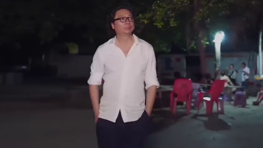 许知远在向往的生活打野 体验到了不一样的蘑菇屋生活