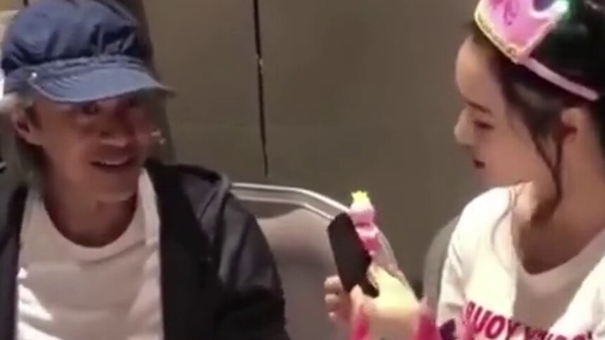 生日快乐！林允连续七年为周星驰庆生