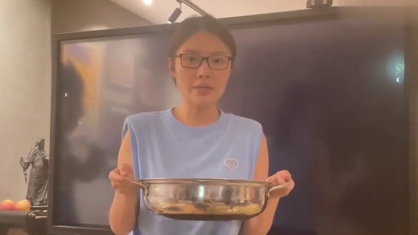 徐冬冬椰汁螺蛳粉做法，姐姐不愧是椰汁国民代言人！