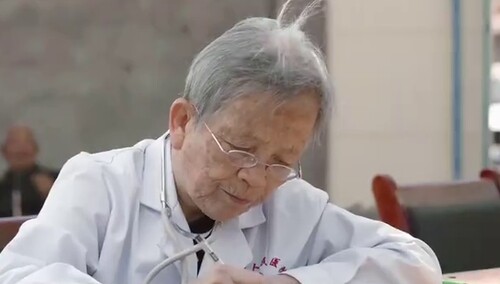 第1集精彩预告：一生守一诺的路生梅医生