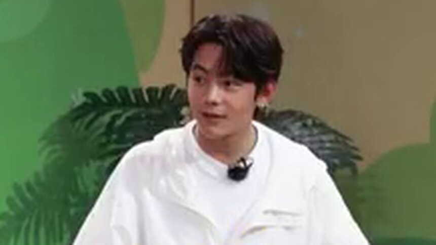 丁真跳锅庄舞顺拐