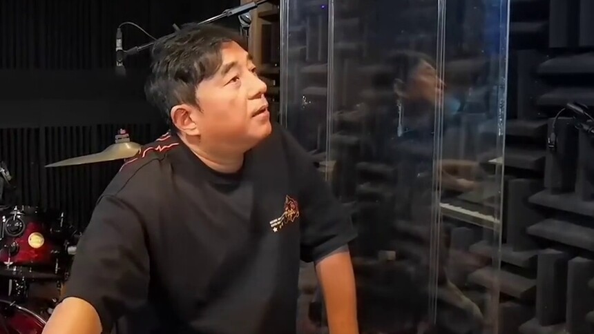 吕方《弯弯的月亮》粤语原唱，让人听破防