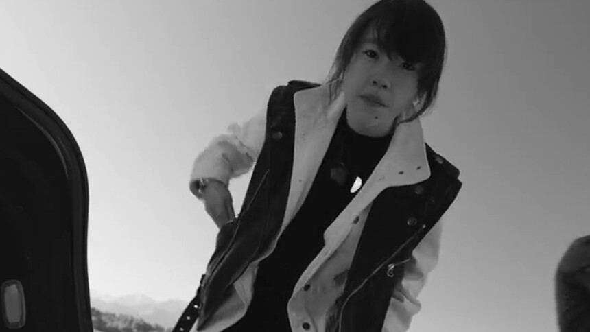 窦靖童拯救“五彩神虾”