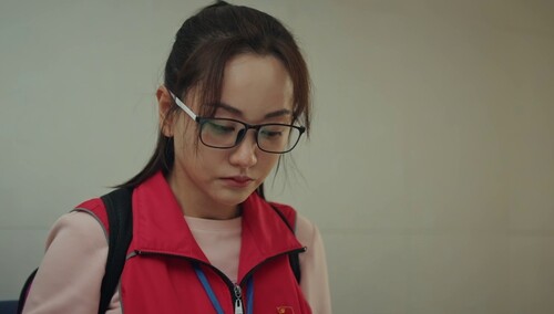 韩立明受伤住院 黄文秀委屈落泪