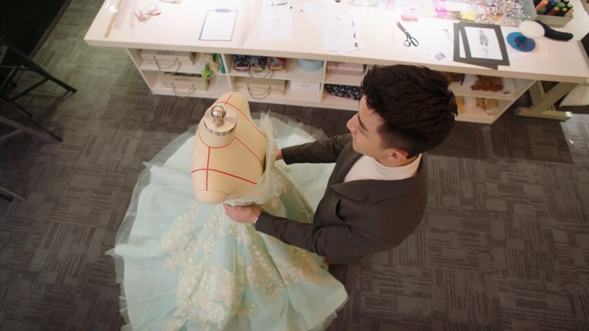 独家季忆，季默用独家记忆打造专属若男婚纱