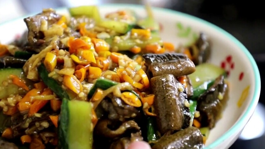 味赞湘食 鳝鱼黄瓜片：钟爱三樟黄贡椒 辣中带甜口感丰富