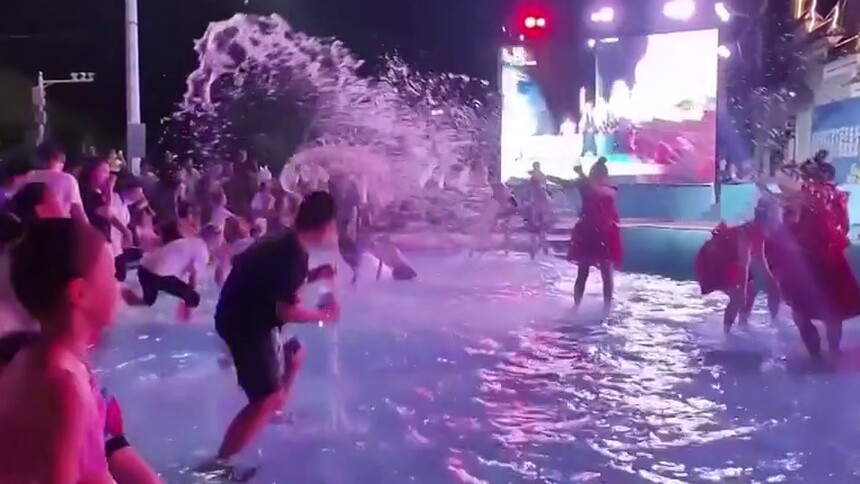 湖南各大景区推出“清凉游”“避暑游”