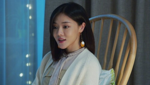 《匆匆的青春》第32集看点：左左提醒小鱼留意孙总耍手段