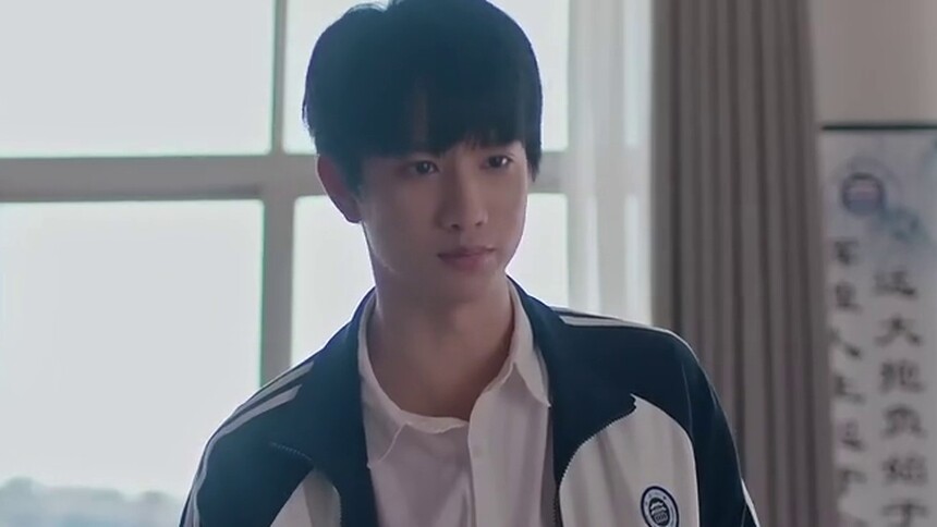 陈暮光满血复活回学校 帮助白海川与同学和解