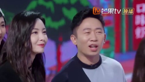 何老师看穿杨迪的“素颜感”眼影 杨迪害羞变话痨