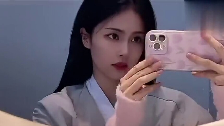 白鹿素颜随拍美出新高度！白梦妍染发Vlog请查收