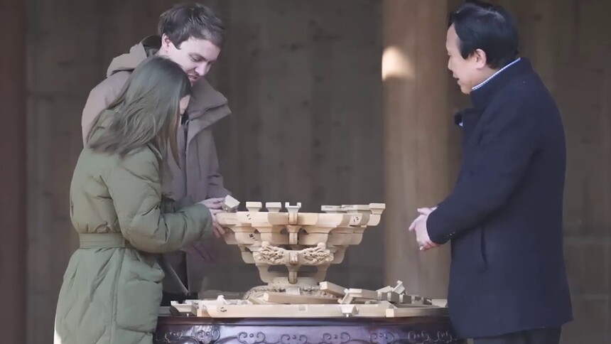 全球连线|卓文的礼物：斗拱