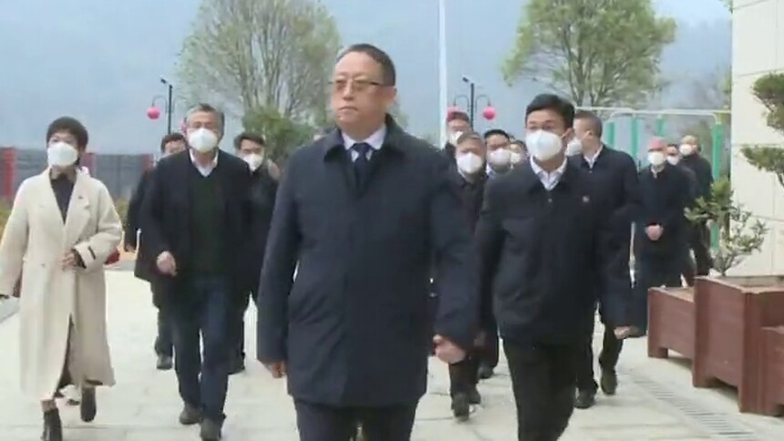 郑建邦在湘考察并出席助学活动时强调 志存高远 努力成为实现中华民族伟大复兴的栋梁之材