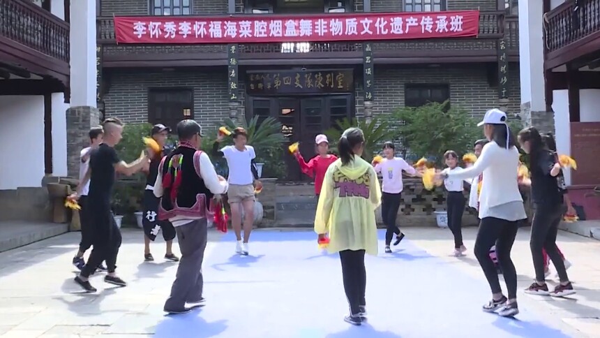 云南海菜腔“百灵鸟”李怀秀：守住彝族文化的根