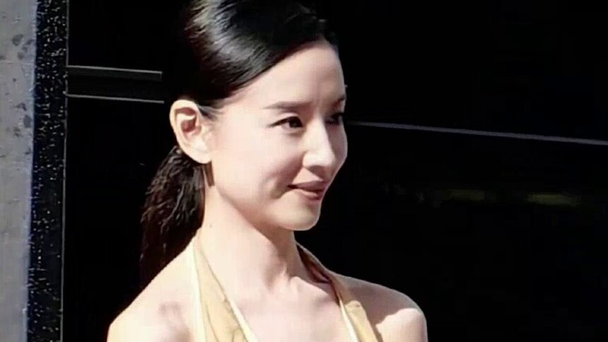 董洁赵今麦同框街拍路透曝光 牵手漫步好养眼