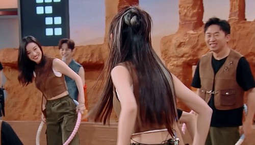 倪妮对孟子义开启呼啦圈教学 少数派请回答未播花絮大放送