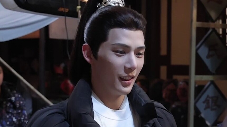 《神隐》花絮：“音元天定”的甜蜜抱抱