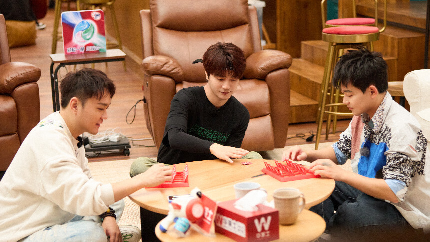 快乐老友记 超前营业第2期：厚米团接字游戏“针对”姚政？ 张远王铮亮演绎《有生之年》特别版