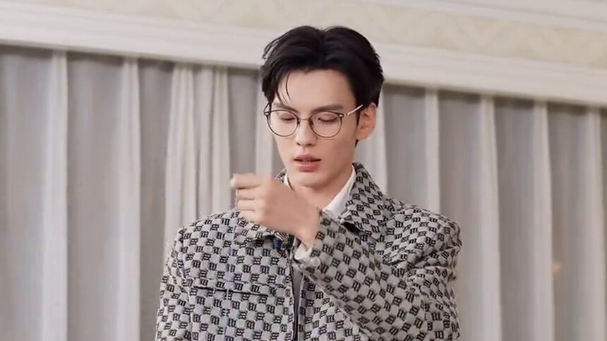 毕雯珺现场展示悠悠球绝活！